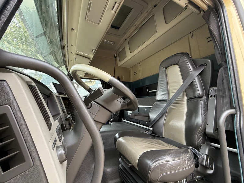 Box truck Volvo FM 410 SHOWTRUCK-CAMPER-HORSETRUCK-RACETRUCK: picture 14