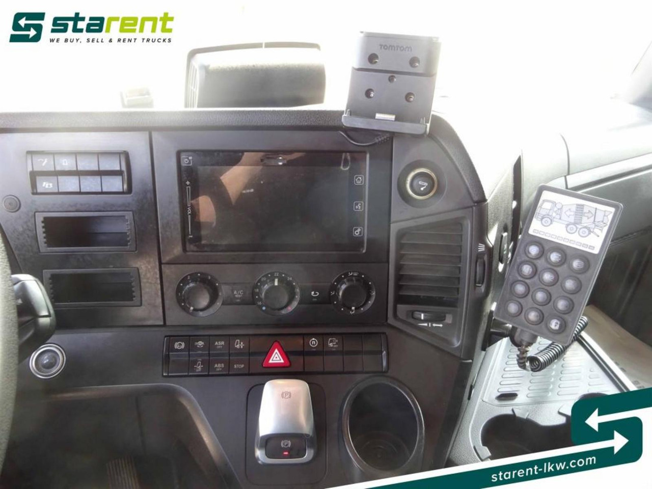 Concrete mixer truck Mercedes Benz Arocs 3748 8x4 Liebherr Betonmischer + Förderband: picture 17