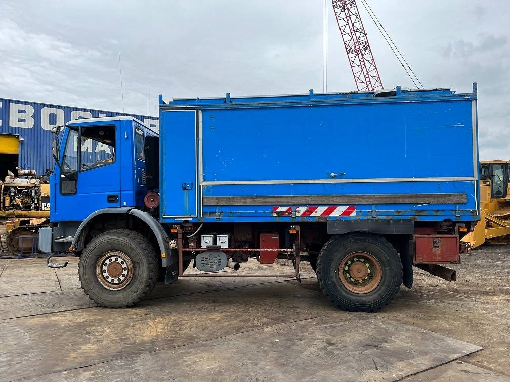 Iveco eurocargo 135E18 4x4 - Box truck: picture 2 Iveco eurocargo 135E18 4x4 - Box truck: picture 2