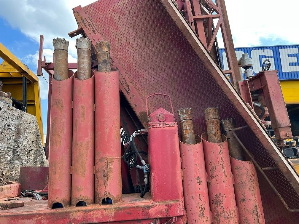 Drilling rig Sisu 12E480 6X6 WATER WELL DRILL ATLAS COPCO XRV410 (50: picture 18 Drilling rig Sisu 12E480 6X6 WATER WELL DRILL ATLAS COPCO XRV410 (50: picture 18