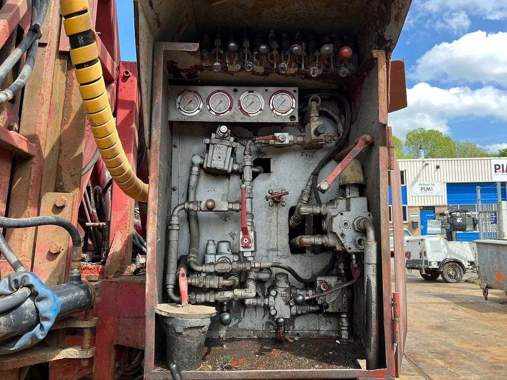 Drilling rig Sisu 12E480 6X6 WATER WELL DRILL ATLAS COPCO XRV410 (50: picture 11 Drilling rig Sisu 12E480 6X6 WATER WELL DRILL ATLAS COPCO XRV410 (50: picture 11