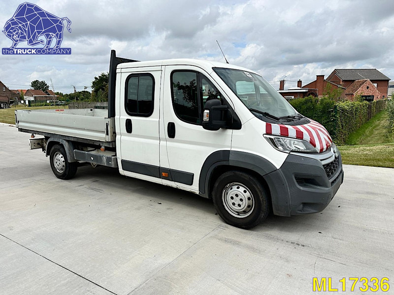 Interior photo 2: Panel van Citroën citroen_jumper Dubbele cabine + laadbak Euro 6
