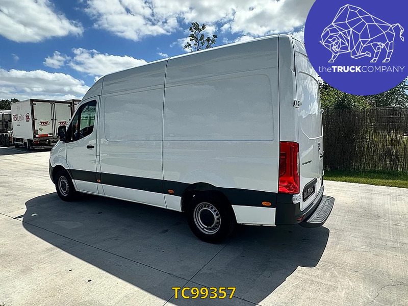 Mercedes-Benz Sprinter 317 CDI L2H2 - Panel van: picture 4 Mercedes-Benz Sprinter 317 CDI L2H2 - Panel van: picture 4