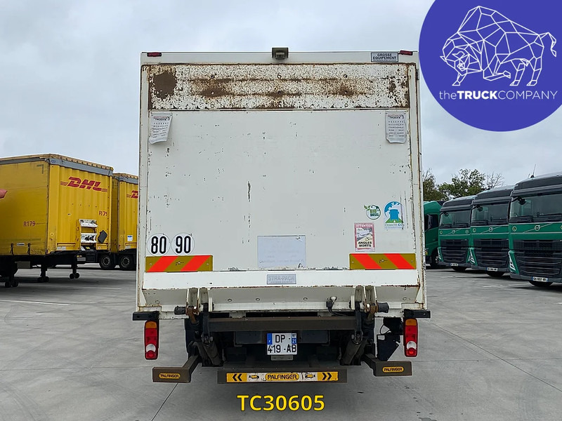 Renault D 210 - Box truck: picture 3 Renault D 210 - Box truck: picture 3