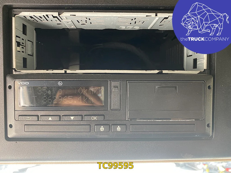 Tractor unit Mercedes-Benz Actros 1843: picture 6