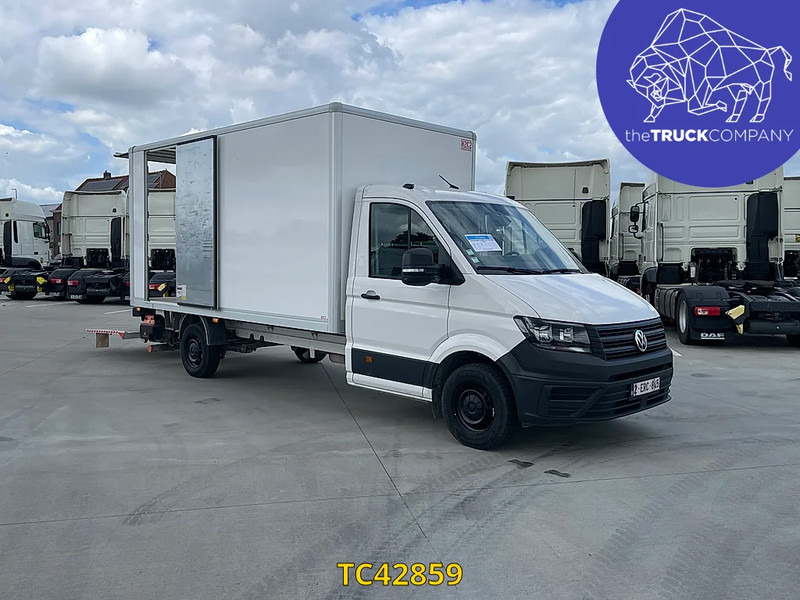 Volkswagen Crafter 2.0 TDI BOX + LIFT - Closed box van: picture 2 Volkswagen Crafter 2.0 TDI BOX + LIFT - Closed box van: picture 2