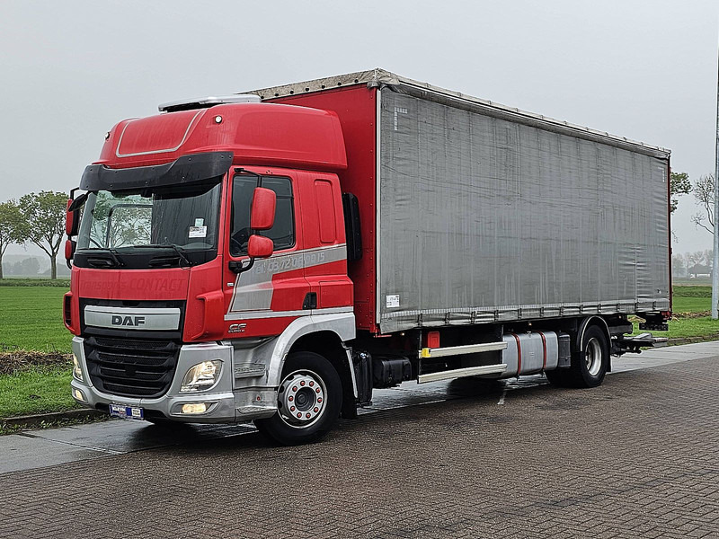 DAF CF 400 - Curtainsider truck: picture 2 DAF CF 400 - Curtainsider truck: picture 2