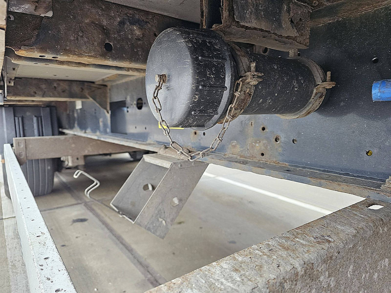 Curtainsider semi-trailer Krone SD: picture 8 Curtainsider semi-trailer Krone SD: picture 8