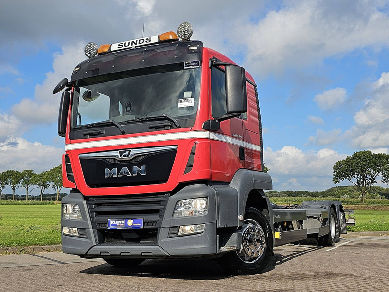 MAN 26.320 TGS 6X2-4 LL WB 590 - Cab chassis truck: picture 1 MAN 26.320 TGS 6X2-4 LL WB 590 - Cab chassis truck: picture 1