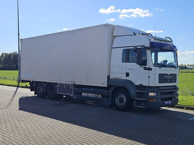 MAN 26.440 TGA LX 6X2 SIDE DOORS - Box truck: picture 5 MAN 26.440 TGA LX 6X2 SIDE DOORS - Box truck: picture 5