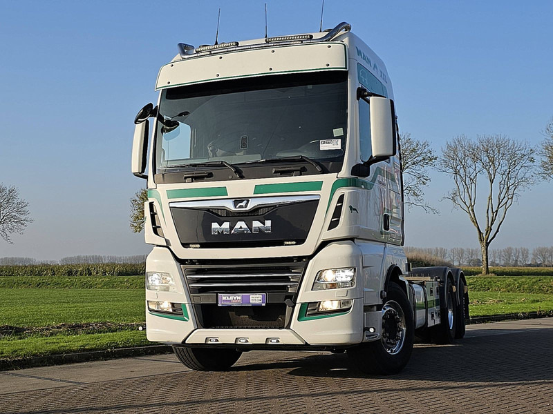 MAN 26.500 TGX XXL 6X2-4 LL WB420 - Cab chassis truck: picture 1 MAN 26.500 TGX XXL 6X2-4 LL WB420 - Cab chassis truck: picture 1