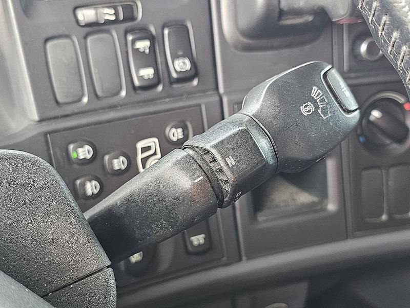 Dropside/ Flatbed truck, Crane truck Scania R490: picture 13