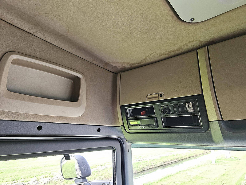 Dropside/ Flatbed truck, Crane truck Scania R490: picture 11