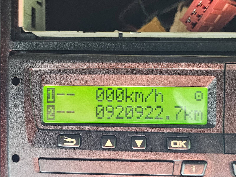 Dropside/ Flatbed truck, Crane truck Scania R490: picture 9