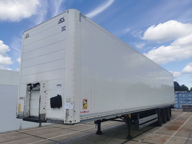Schmitz Cargobull SCB*S3B - Closed box semi-trailer: picture 1 Schmitz Cargobull SCB*S3B - Closed box semi-trailer: picture 1