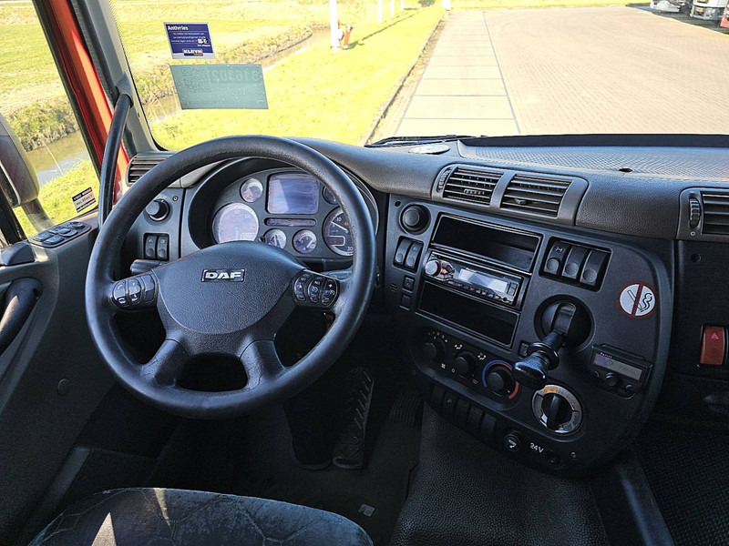 Interior photo 1: Tractor unit DAF CF 75.250