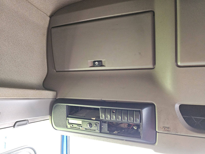 Tractor unit DAF CF 85.410 SPACECAB MANUAL: picture 14