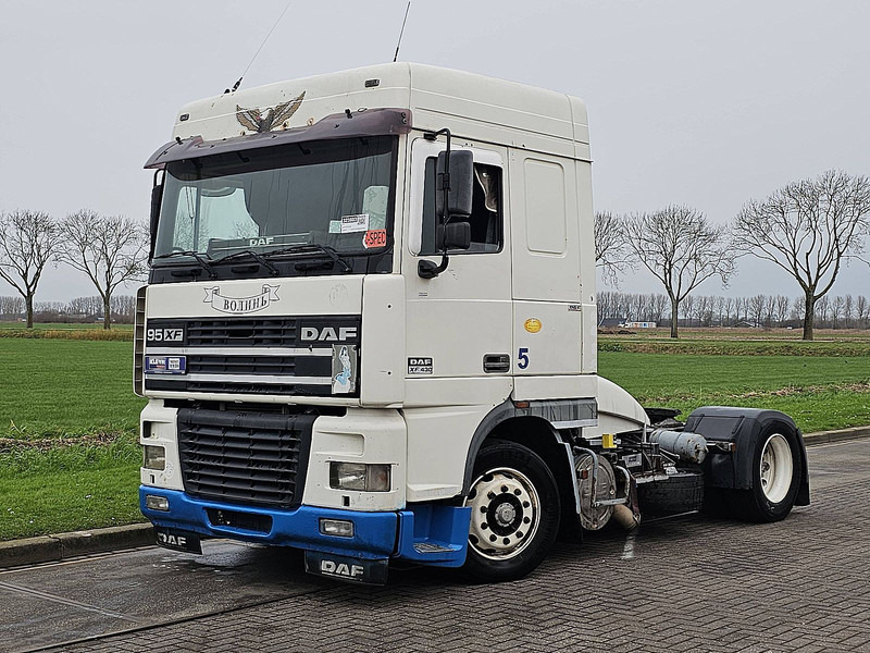 DAF XF 95.430 SPACECAB EURO 2 - Tractor unit: picture 2 DAF XF 95.430 SPACECAB EURO 2 - Tractor unit: picture 2