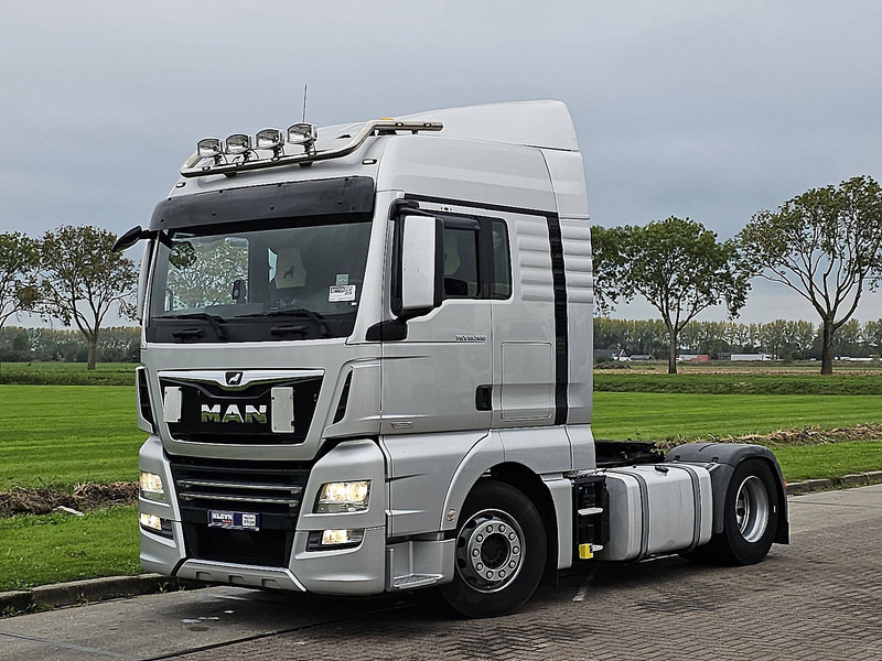 MAN 18.500 TGX XLX 2X TANK NIGHT AC - Tractor unit: picture 2 MAN 18.500 TGX XLX 2X TANK NIGHT AC - Tractor unit: picture 2