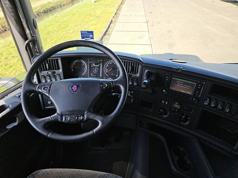 Interior photo 1: Tractor unit Scania G490 6X4 RETARDER