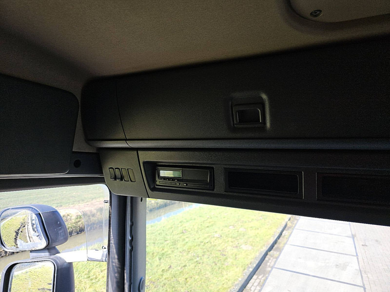 Tractor unit Scania G490 6X4 RETARDER: picture 9