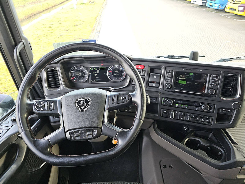 Interior photo 1: Tractor unit Scania R580 6X2 NB LED LEATHER