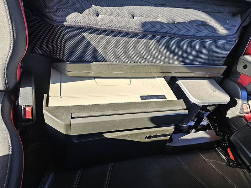 Tractor unit Volvo FH 460 6X2 PTO+HYDR.: picture 10