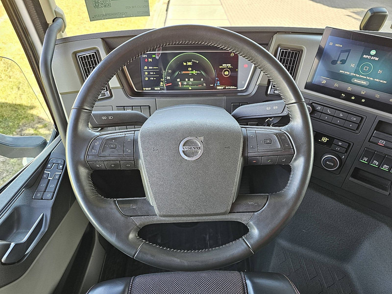 Interior photo 2: Volvo FM 420 VEB+ 13LTR 217TKM leasing Volvo FM 420 VEB+ 13LTR 217TKM