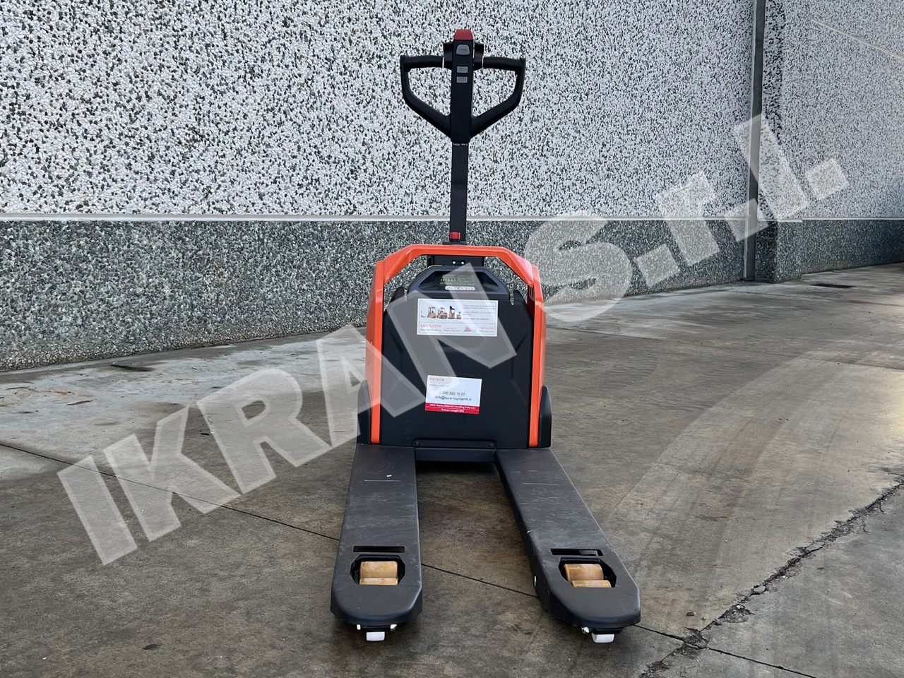 Toyota BT Tyro LHE130 - Pallet truck: picture 3 Toyota BT Tyro LHE130 - Pallet truck: picture 3