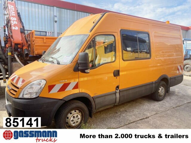 Iveco Daily 35S12 2,3 HPI 4x2, 8 Sitzplätze - Combi van: picture 1 Iveco Daily 35S12 2,3 HPI 4x2, 8 Sitzplätze - Combi van: picture 1