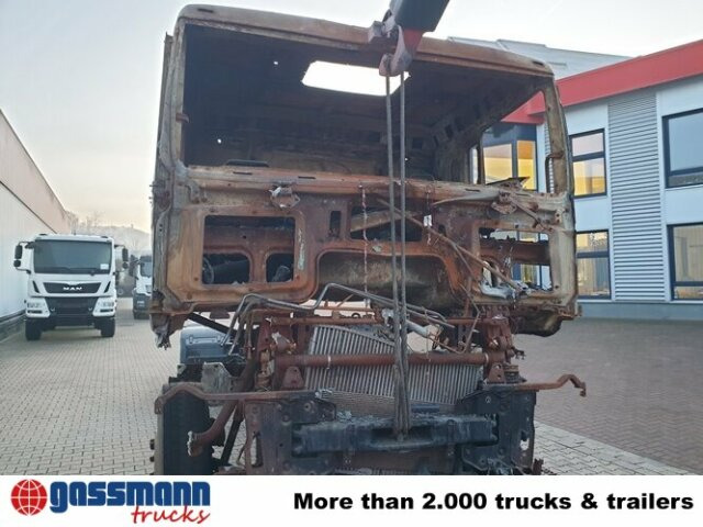 Cab chassis truck MAN TGA 26.440 6x2 BL Brandschaden: picture 9