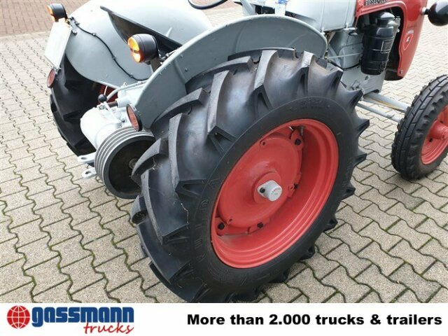 Traktor DL25 - Farm tractor: picture 3 Traktor DL25 - Farm tractor: picture 3