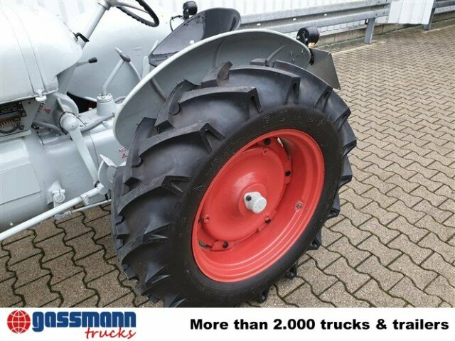 Traktor DL25 - Farm tractor: picture 2 Traktor DL25 - Farm tractor: picture 2