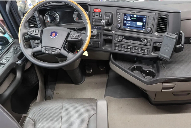 New Camper Scania S590 V8 6x2 Camper / Motorhome - New 2025 - Garage - Slide out -: picture 11 New Camper Scania S590 V8 6x2 Camper / Motorhome - New 2025 - Garage - Slide out -: picture 11