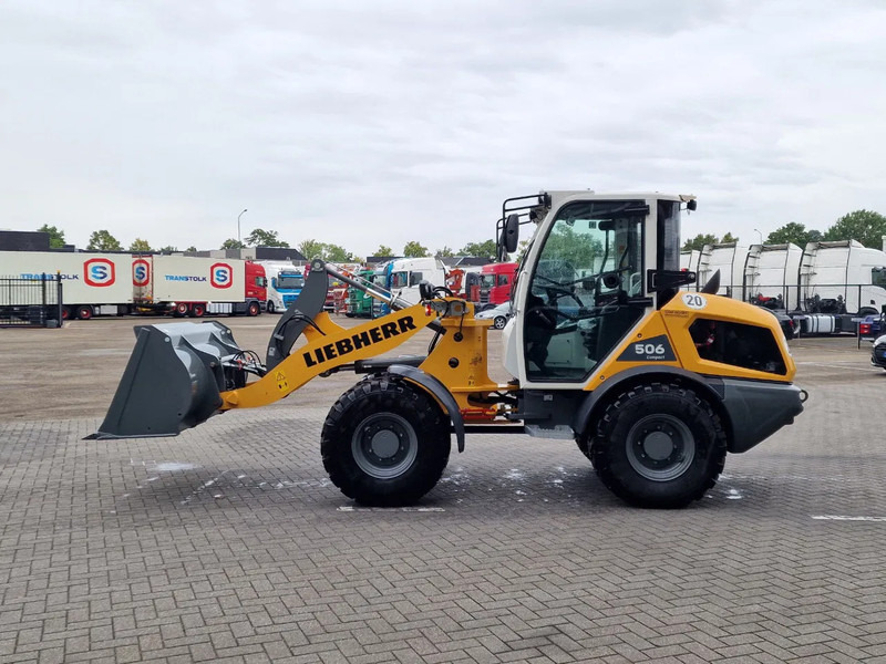 Liebherr L506 compact - New - Bucket + pallet forks - 46 KW - Wheel loader: picture 4 Liebherr L506 compact - New - Bucket + pallet forks - 46 KW - Wheel loader: picture 4