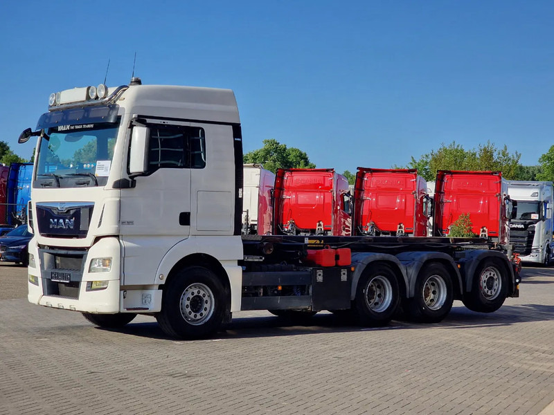 MAN TGX 32.560 8x4*4 - Cable system - Retarder - Euro 6 - Steering axle - - Cable system truck: picture 3 MAN TGX 32.560 8x4*4 - Cable system - Retarder - Euro 6 - Steering axle - - Cable system truck: picture 3