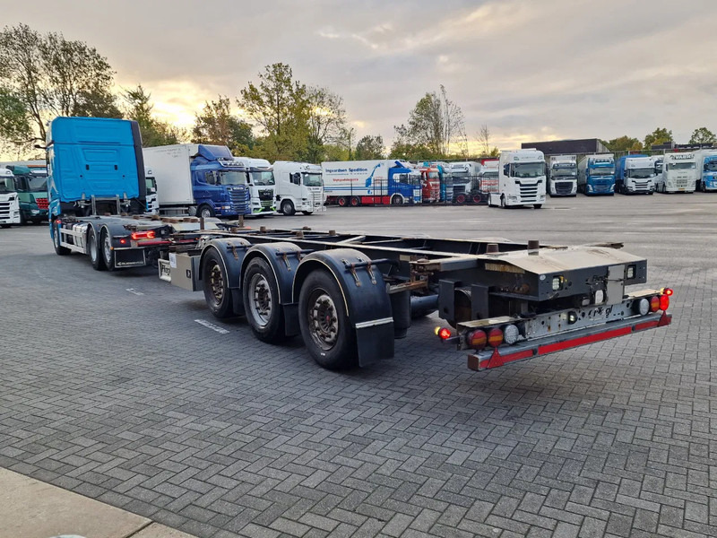 Mercedes-Benz Actros 2553 6x2 - BDF - Retarder - 4.90 WB - Full air + Fliegl trailer 2017 - Container transporter/ Swap body truck: picture 5 Mercedes-Benz Actros 2553 6x2 - BDF - Retarder - 4.90 WB - Full air + Fliegl trailer 2017 - Container transporter/ Swap body truck: picture 5