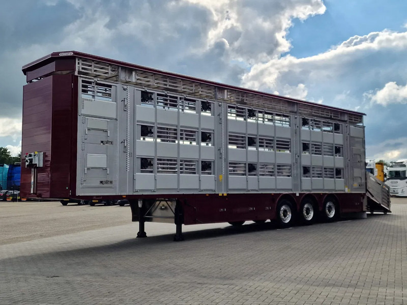 Pezzaioli New - 3 deck livestock 100M2 - Water & Ventilation - Lifting floors - Lifting roof - NEW 2025 - Livestock semi-trailer: picture 4 Pezzaioli New - 3 deck livestock 100M2 - Water & Ventilation - Lifting floors - Lifting roof - NEW 2025 - Livestock semi-trailer: picture 4