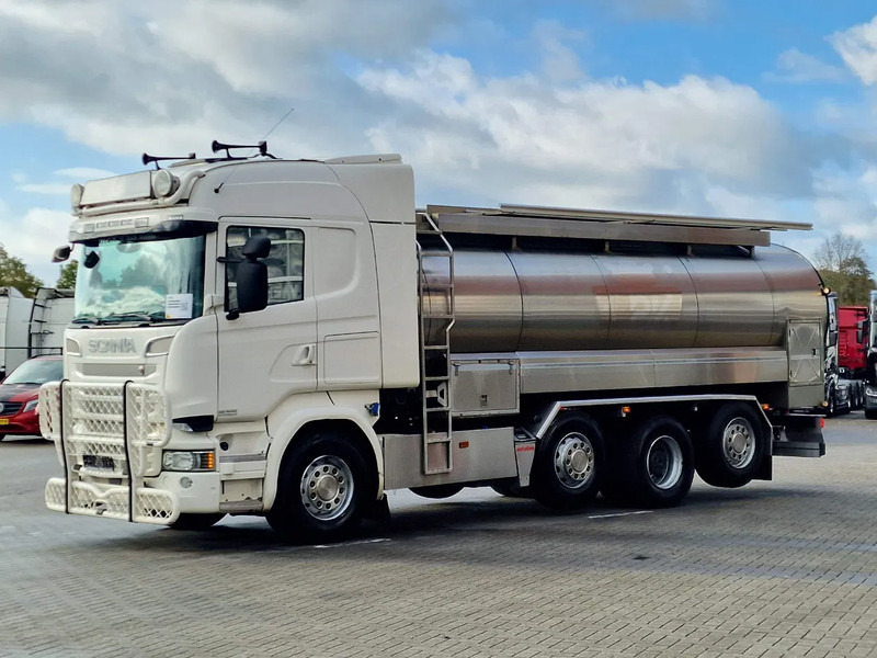 Scania R520 V8 8x2*4 - Tank - 19.000L - 4 compartments - Pump and counter - Retarder - Tank truck: picture 3 Scania R520 V8 8x2*4 - Tank - 19.000L - 4 compartments - Pump and counter - Retarder - Tank truck: picture 3