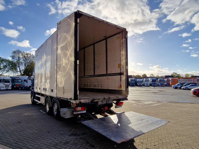 Scania R560 V8 Topline 6x2*4 - Frigo - Loadlift - Full air - Euro 5 leasing Scania R560 V8 Topline 6x2*4 - Frigo - Loadlift - Full air - Euro 5: picture 13 Scania R560 V8 Topline 6x2*4 - Frigo - Loadlift - Full air - Euro 5 leasing Scania R560 V8 Topline 6x2*4 - Frigo - Loadlift - Full air - Euro 5: picture 13