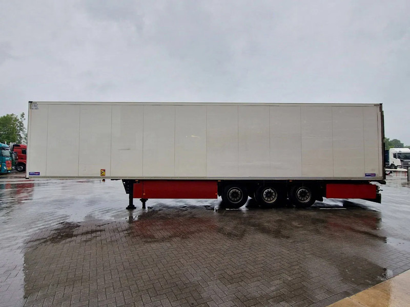 Schmitz Cargobull SCB*S3B - Thermoking SLXe 200 - Rohrbahnen / Meat rails - Lift axle - SAF Axle - Isothermal semi-trailer: picture 4 Schmitz Cargobull SCB*S3B - Thermoking SLXe 200 - Rohrbahnen / Meat rails - Lift axle - SAF Axle - Isothermal semi-trailer: picture 4