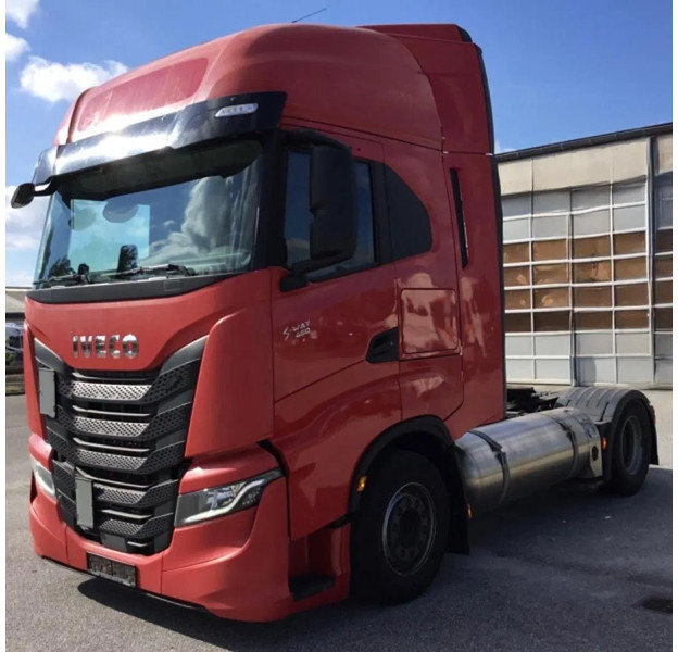 Iveco S-WAY 460 LNG - 4x2 - Retarder - Full air - Tractor unit: picture 3 Iveco S-WAY 460 LNG - 4x2 - Retarder - Full air - Tractor unit: picture 3