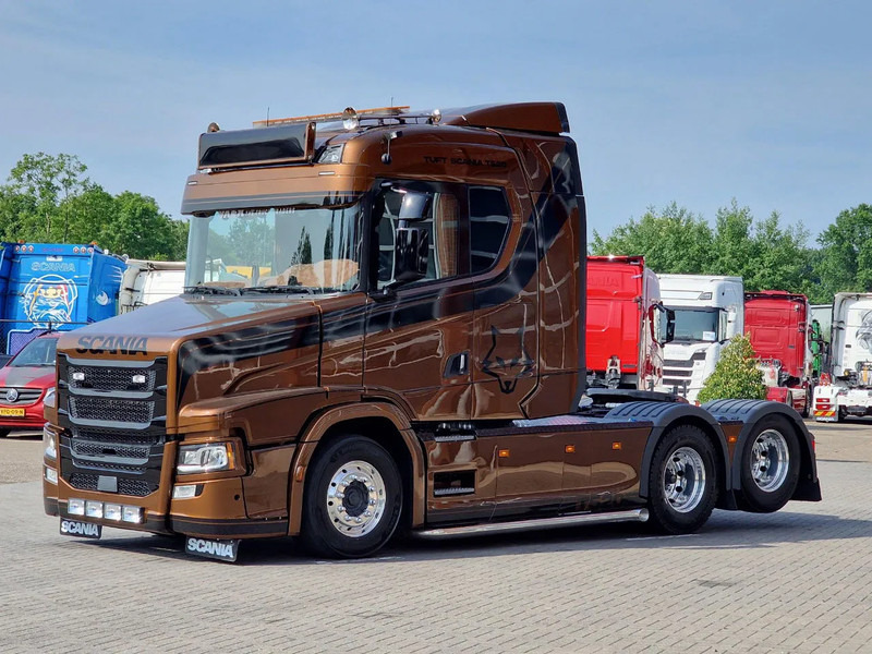 Scania 520ST V8 NGS 6x2 TUFT Torpedo - New Build & Paint - New BUFFL interior - Show truck - Tractor unit: picture 3 Scania 520ST V8 NGS 6x2 TUFT Torpedo - New Build & Paint - New BUFFL interior - Show truck - Tractor unit: picture 3