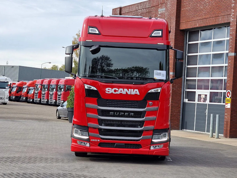 Scania S460 Highline 4x2 - Lowdeck - New - Retarder - Night clima - 2x tank - Led - Full spoiler - Tractor unit: picture 2 Scania S460 Highline 4x2 - Lowdeck - New - Retarder - Night clima - 2x tank - Led - Full spoiler - Tractor unit: picture 2