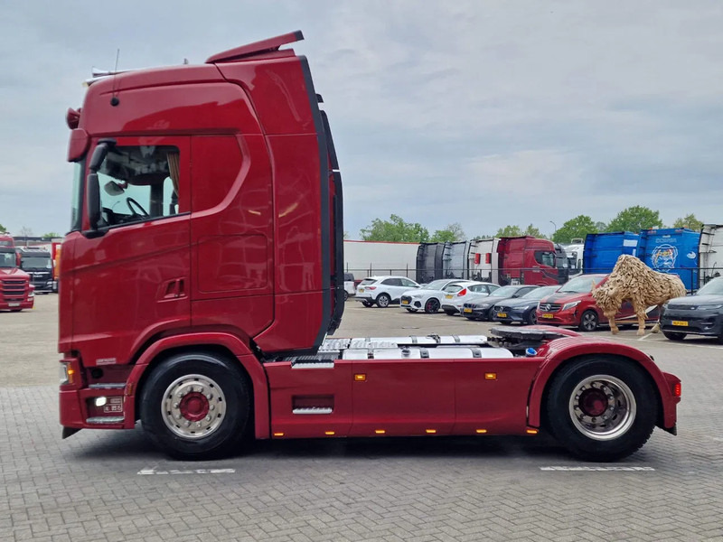 Scania S500 NGS Highline 4x2 - Retarder - Night clima - Full air - Custom interior - Full spoiler - 2 tank - Tractor unit: picture 4 Scania S500 NGS Highline 4x2 - Retarder - Night clima - Full air - Custom interior - Full spoiler - 2 tank - Tractor unit: picture 4