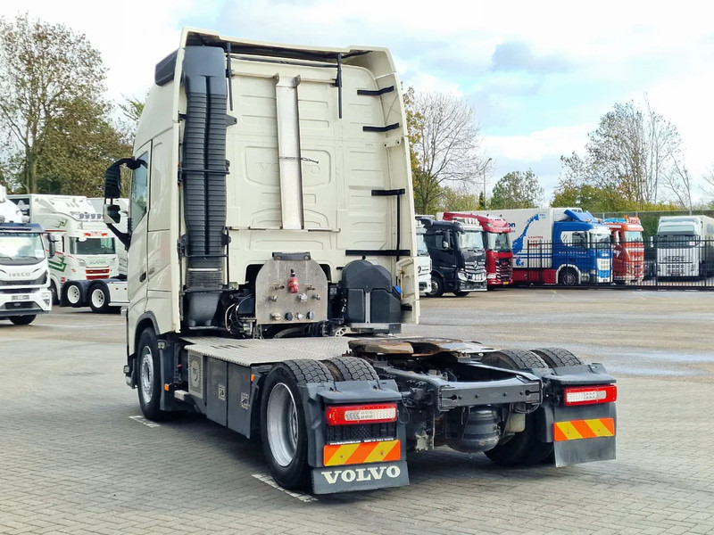 Volvo FH 13.460 Globetrotter XL - PTO/Hydraulic - I parkcool - Full air - TV - Fridge - Tractor unit: picture 5 Volvo FH 13.460 Globetrotter XL - PTO/Hydraulic - I parkcool - Full air - TV - Fridge - Tractor unit: picture 5