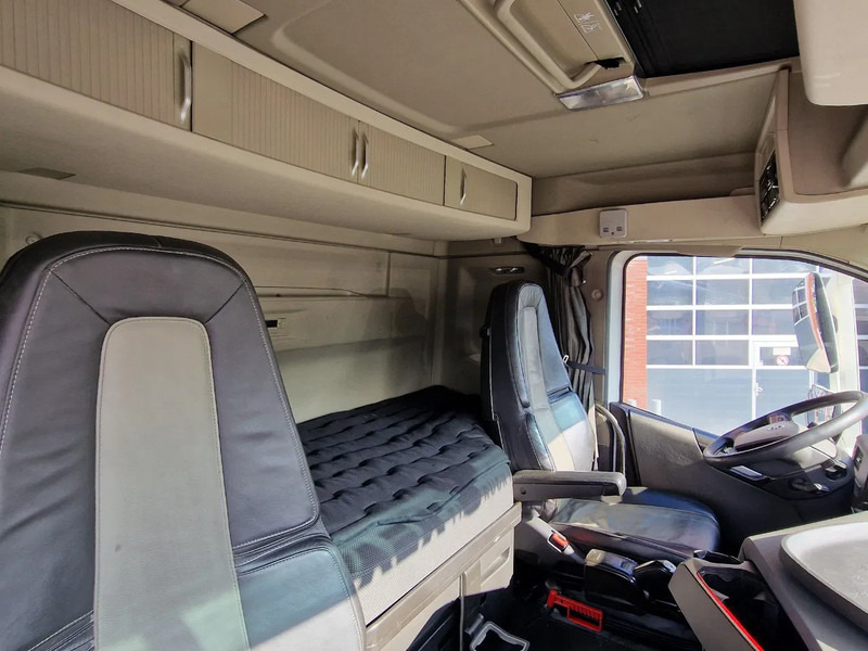 Tractor unit Volvo FH 13.500 6x2 - Retarder - Full air - 3.20 WB - Leather: picture 18