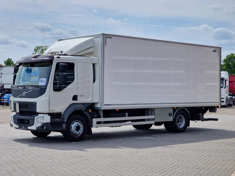 Volvo FL 250 Closed box - Loadlift - Automatic gearbox - Camera - Box truck: picture 3 Volvo FL 250 Closed box - Loadlift - Automatic gearbox - Camera - Box truck: picture 3