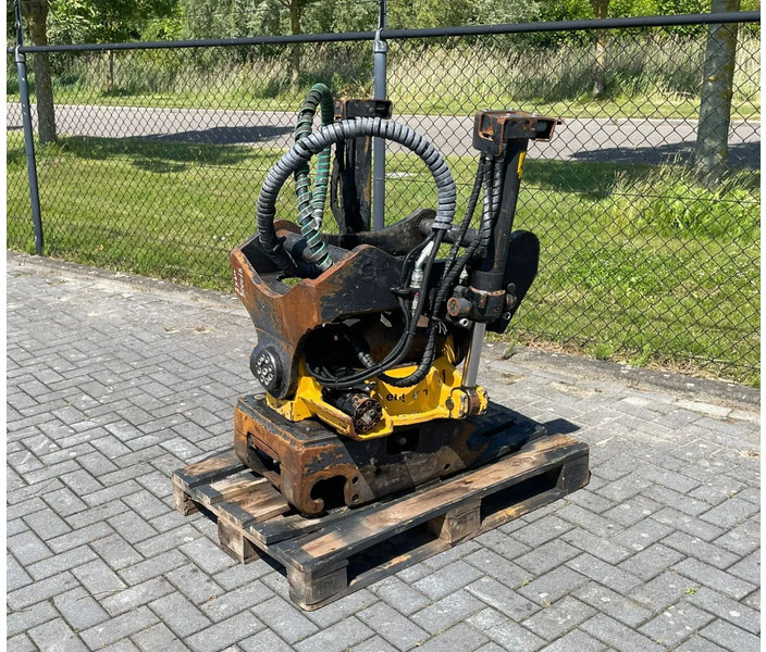 Engcon S70 | TILT ROTATOR | ROTOTILT - Tiltrotator for Construction machinery: picture 1 Engcon S70 | TILT ROTATOR | ROTOTILT - Tiltrotator for Construction machinery: picture 1