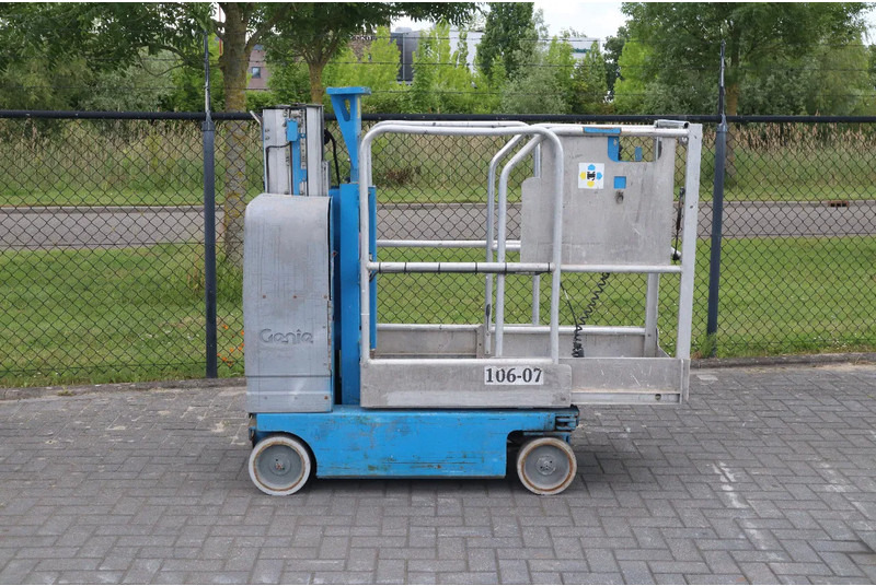 Genie GR-12 | 5.45 METER | 227 KG | MULTIPLE UNITS - Aerial platform: picture 4 Genie GR-12 | 5.45 METER | 227 KG | MULTIPLE UNITS - Aerial platform: picture 4